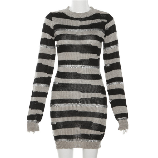 Hollow out knit contrasting color patchwork buttock up dress