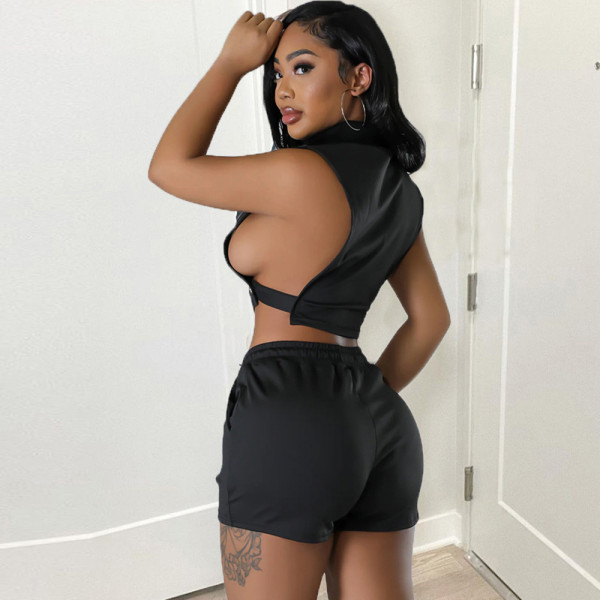 Sleeveless top with exposed navel embroidered letter shorts set