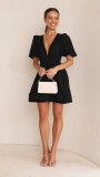 Deep V-shaped waistband and slim pleated bubble sleeved dress