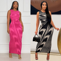 Black and white striped gradient sexy slim fitting waist wrap buttocks tight fitting dress Black and white striped gradient sexy slim fitting waist wrap buttocks tight fitting dress