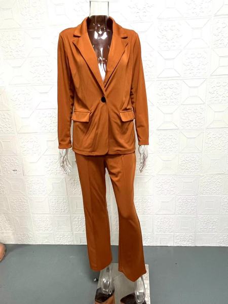 Flip collar slim fitting style suit