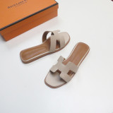 Non slip flat bottomed beach shoes