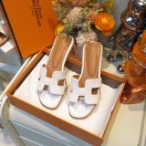 Non slip flat bottomed beach shoes