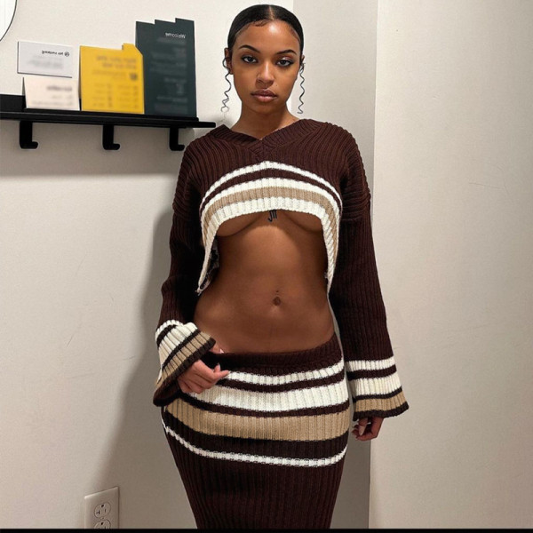 Women's knitted striped mid length skirt set