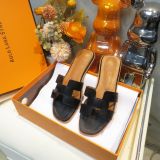 Non slip flat bottomed beach shoes