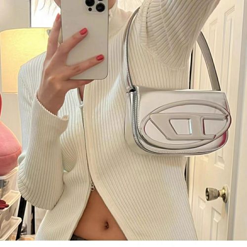 Silver one shoulder crossbody bag