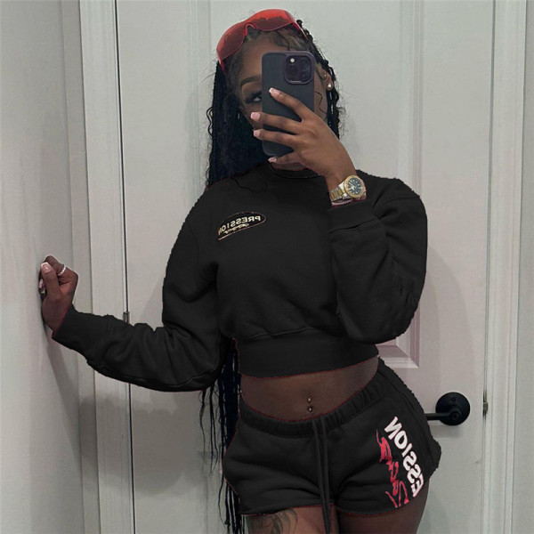 Printed slim fitting long sleeved sweater sexy buttocks casual shorts set