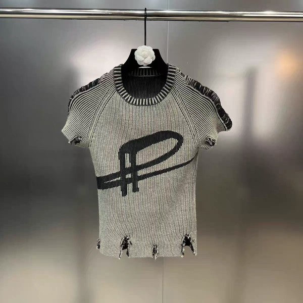 Round neck short sleeved sweater T