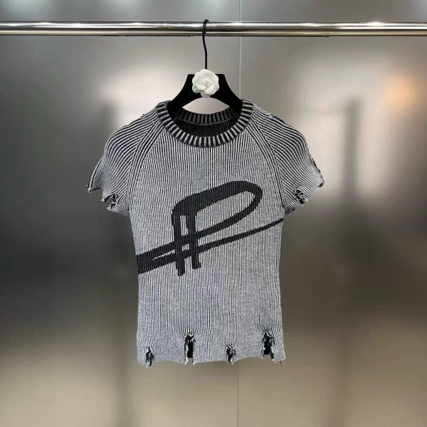 Round neck short sleeved sweater T