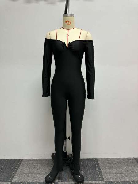 Solid color small V-neck off shoulder solid color long sleeved buttocks tight jumpsuit