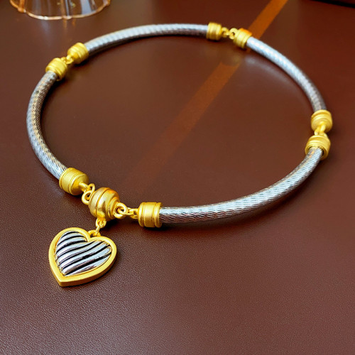 Love Magnet Metal Necklace Versatile Collar Chain