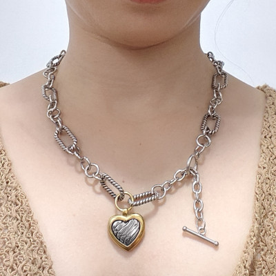 Stainless steel heart-shaped necklace