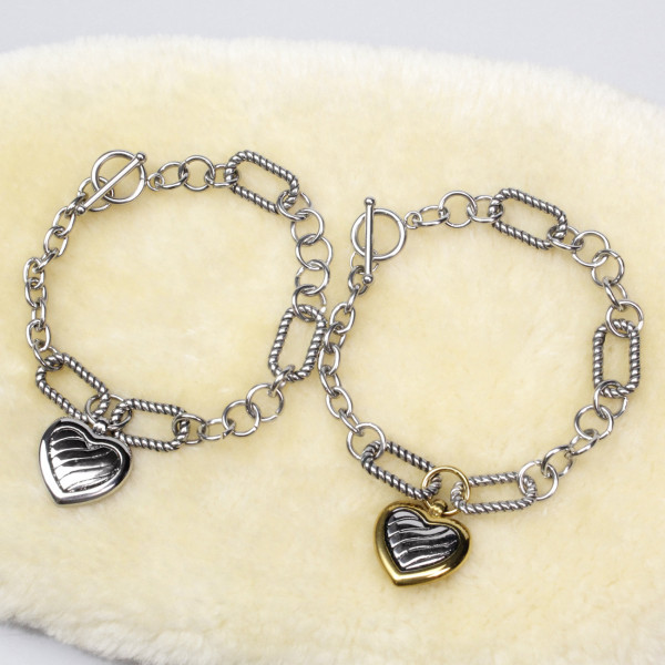 Stainless steel heart-shaped bracelet