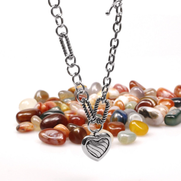 Stainless steel heart-shaped necklace