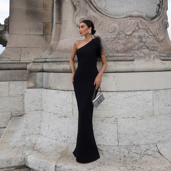 Diagonal collar waist wrapped buttocks long skirt