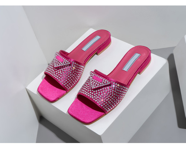 Triangle logo thick heel oversized women's shoes