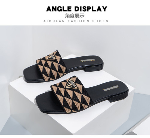 Triangle logo thick heel slippers