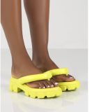 Mid heeled square heel breathable and elevated round toe herringbone sandals