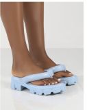 Mid heeled square heel breathable and elevated round toe herringbone sandals