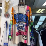 Graffiti print design round neck long sleeved T-shirt