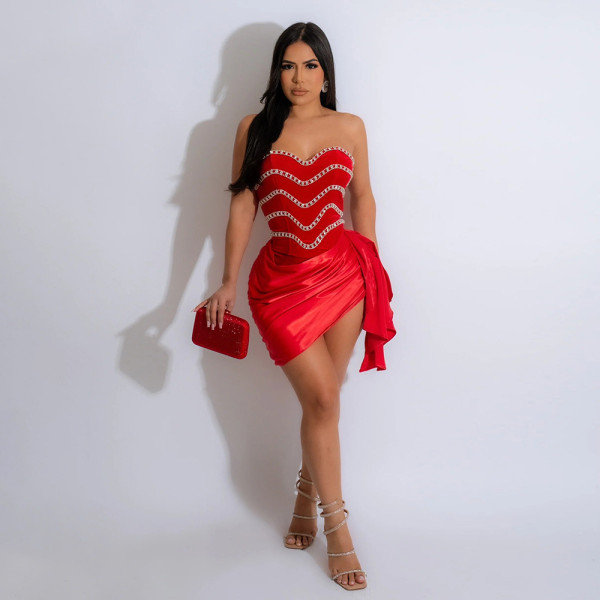 Irregular solid color hot diamond short dress with a strapless top