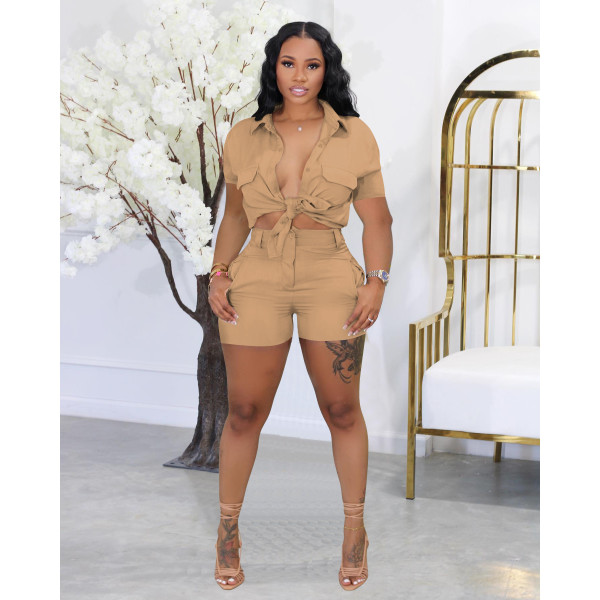 Solid color shirt buckle collar short sleeved shorts two-piece set