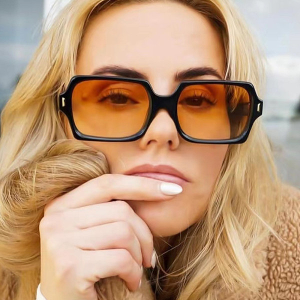 Minimalist sunglasses, sun shading, sun protection, concave shaped sunglasses