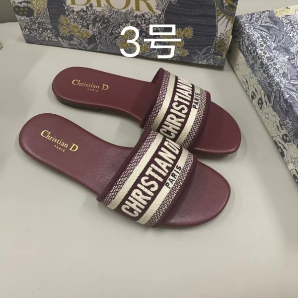 Embroidered one word versatile adult fashion lightweight flat bottomed slippers