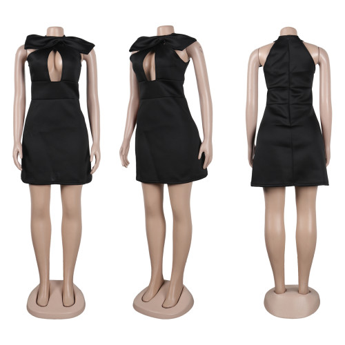 Sleeveless solid color short cut buttock wrapped hollow bow dress