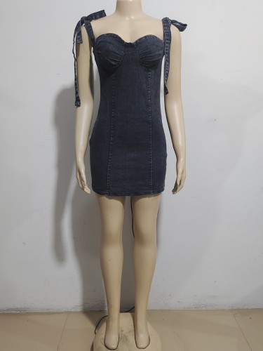 Women's suspender denim skirt