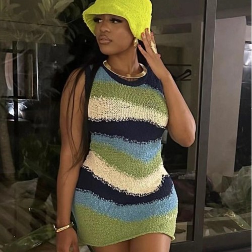 Sleeveless contrasting knitted high waisted slim fit short dress