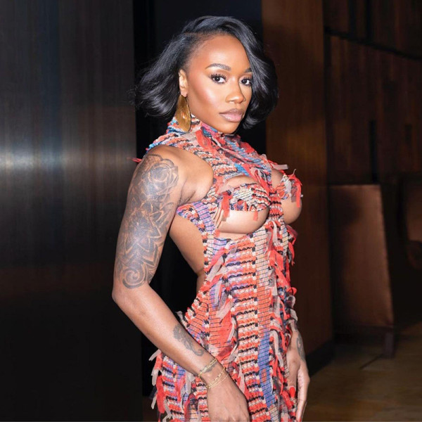 Colored round neck, backless, hollowed out slim fit, buttocks wrapped dress