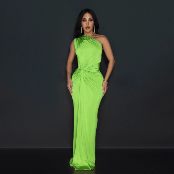 Solid color slanted collar sleeveless slim fit dress