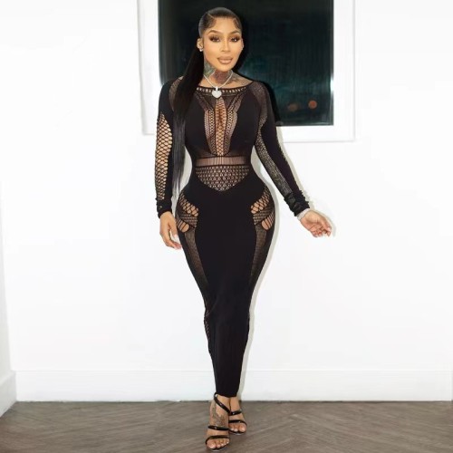 Round necked hollowed out long sleeved integrated knitted long buttocks wrapped dress