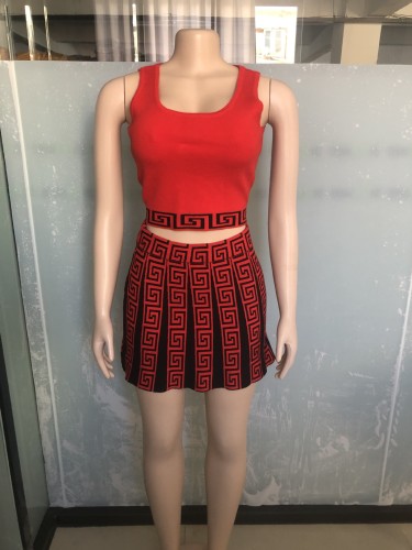 Women's knitted elastic vest sweater short set