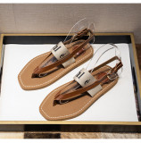 Pinch toe flat sandals