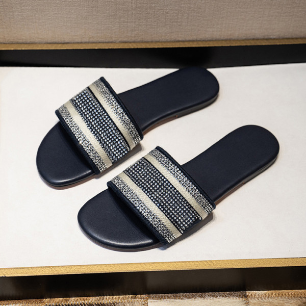 Letter rhinestone flat bottomed flip flops