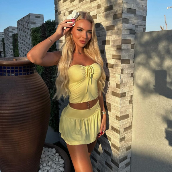 Two piece set of strapless pleated double layer pants skirt