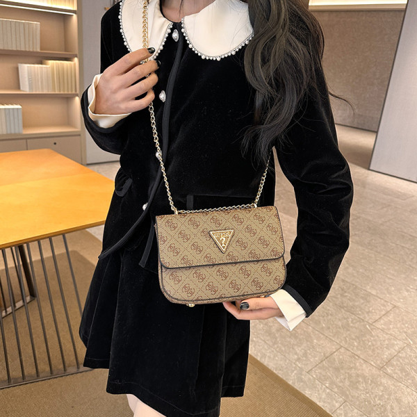 Printed shoulder chain bag