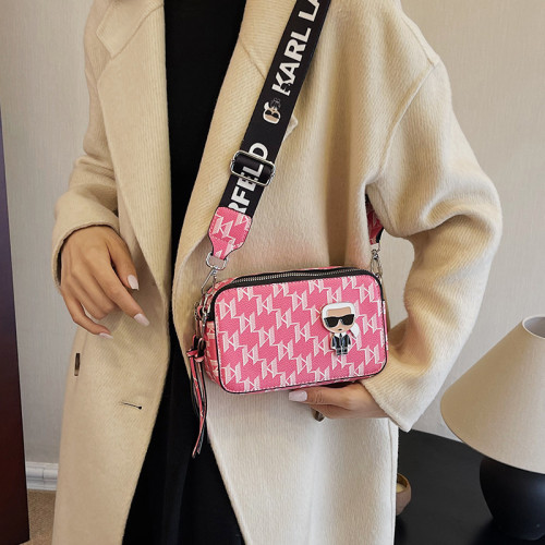 Cartoon shoulder bag with trendy buckle and versatile camera bag