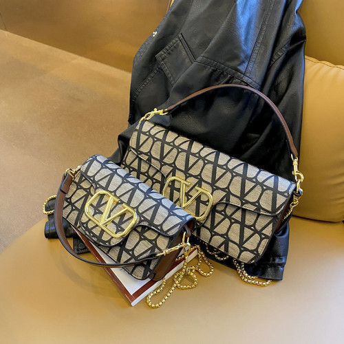 Small chain single shoulder crossbody bag