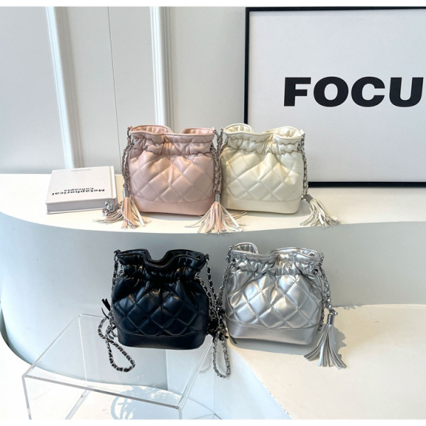 Lingge Chain Bucket Bag Shoulder Bag