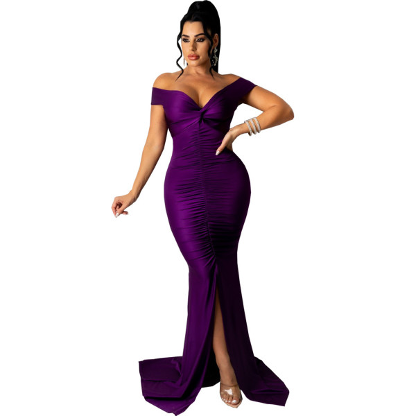 Large V-neck slightly wrinkled tight fitting dress