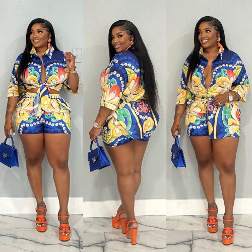 Positioning printed shirt shorts set