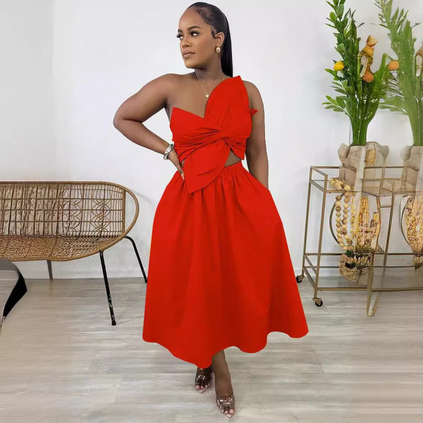 Solid color single shoulder petal hollow dress