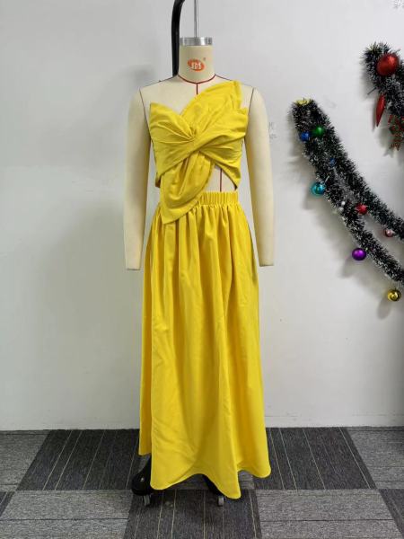 Solid color single shoulder petal hollow dress