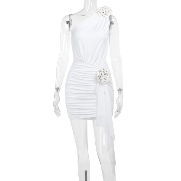 Single shoulder three-dimensional floral pleated dress with wrapped buttocks