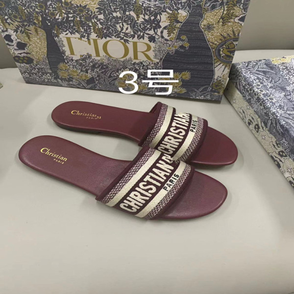 Embroidered one word versatile adult fashion lightweight flat bottomed slippers