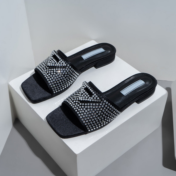 Triangle logo thick heel oversized women's shoes