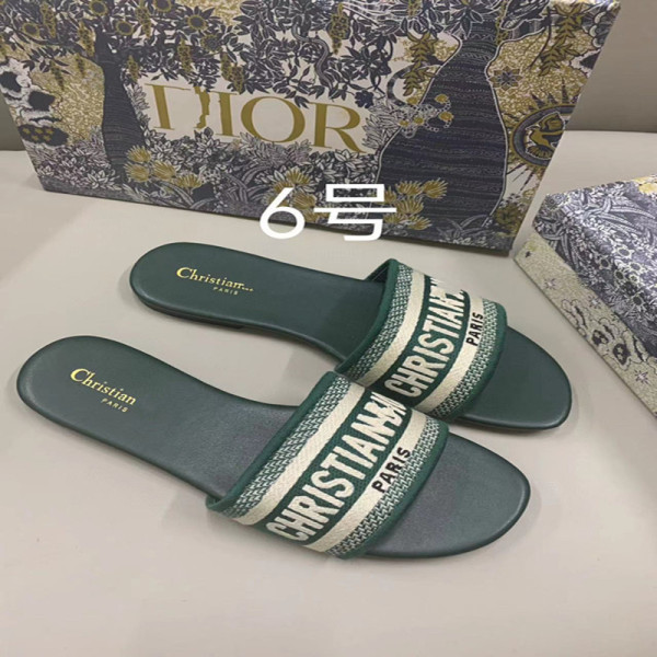 Embroidered one word versatile adult fashion lightweight flat bottomed slippers